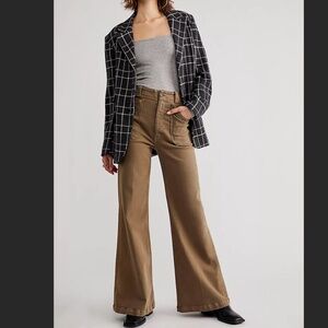 MOTHER The Elbow Grease Roller Sneak Jeans Size 27, High Rise Wide Flare Brown